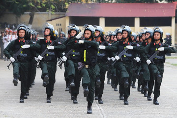 Trung đoàn Cảnh sát cơ động Thủ đô đón nhận Huân chương Bảo vệ Tổ quốc hạng Ba