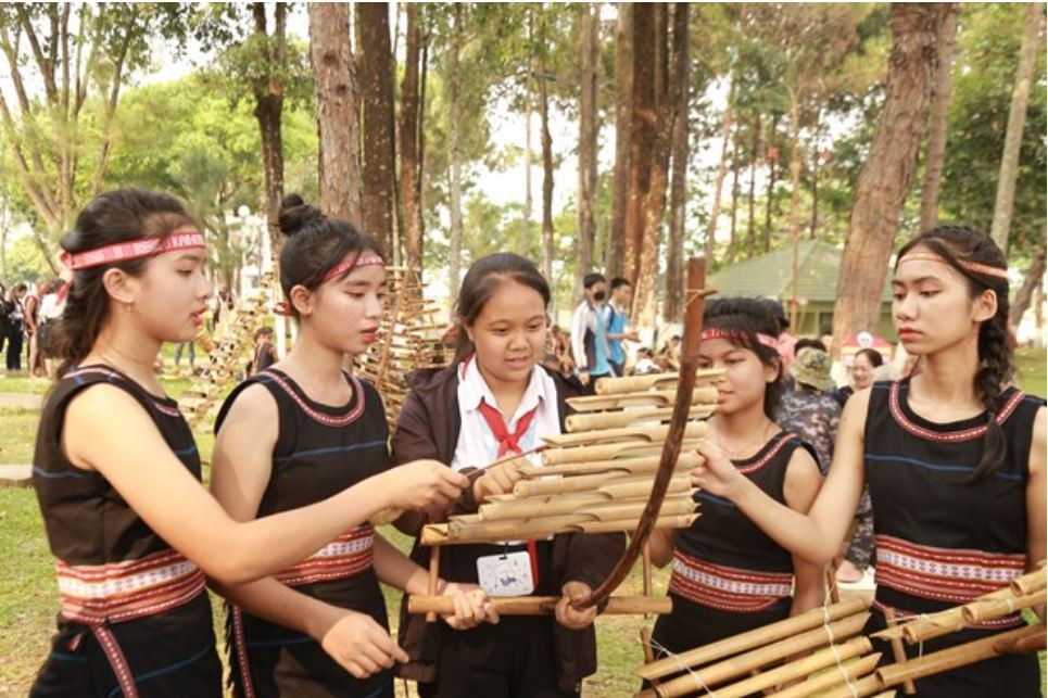 Đào tạo nghiệp vụ du lịch cộng đồng cho thanh niên dân tộc thiểu số