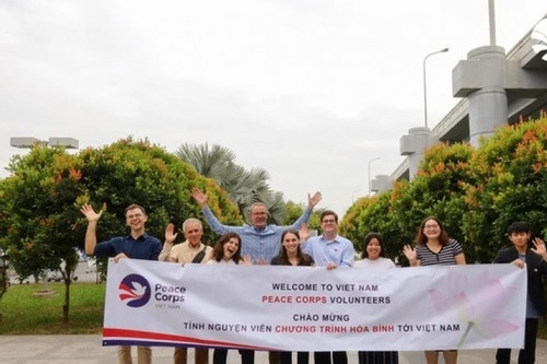 Second Peace Corps volunteer group arrive in Vietnam