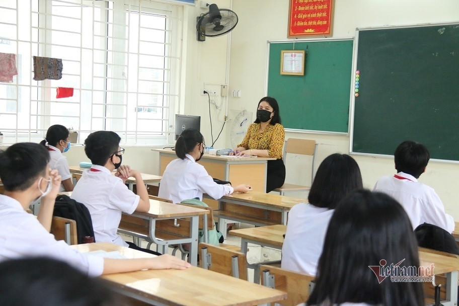 Giáo viên ngày càng e dè vì một sơ suất nhỏ có thể thành 'cơn bão mạng'