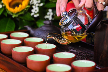 Các nghệ nhân trổ tài pha trà Shan tuyết ở Hà Giang