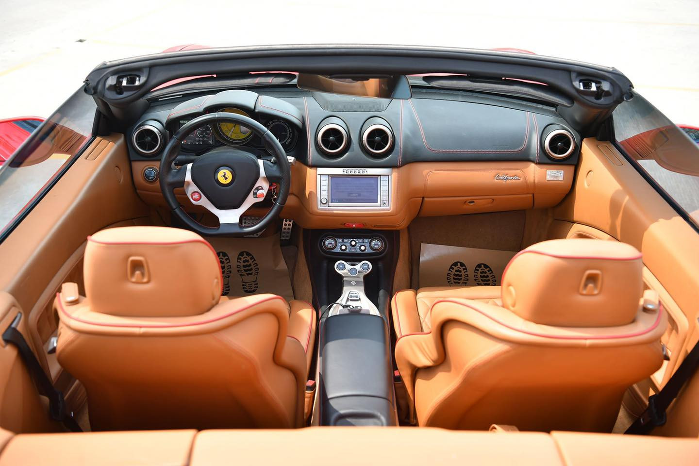 Siêu xe Ferrari California về tay ông Đặng Lê Nguyên Vũ cực hiếm, giá hơn 10 tỷ