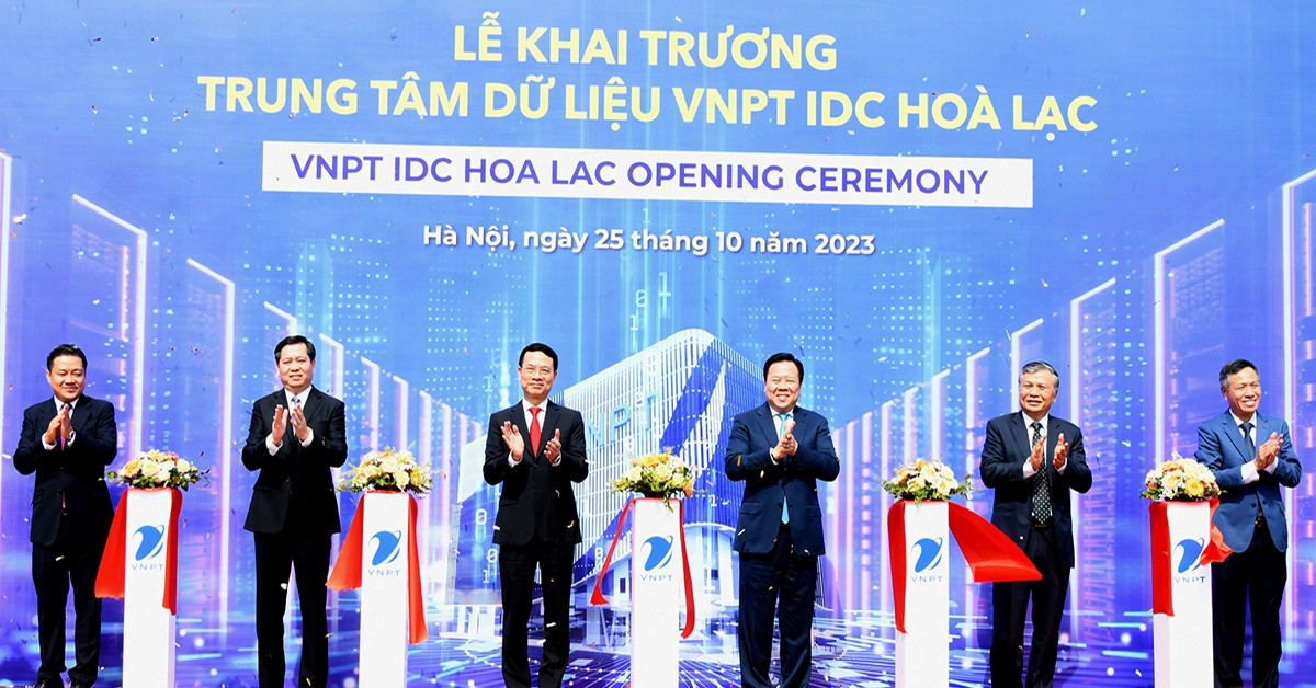 Vietnam's largest data center opens in Hanoi's hi-tech park