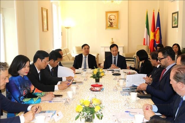 Nam Định sang châu Âu mời gọi đầu tư vào kinh tế biển