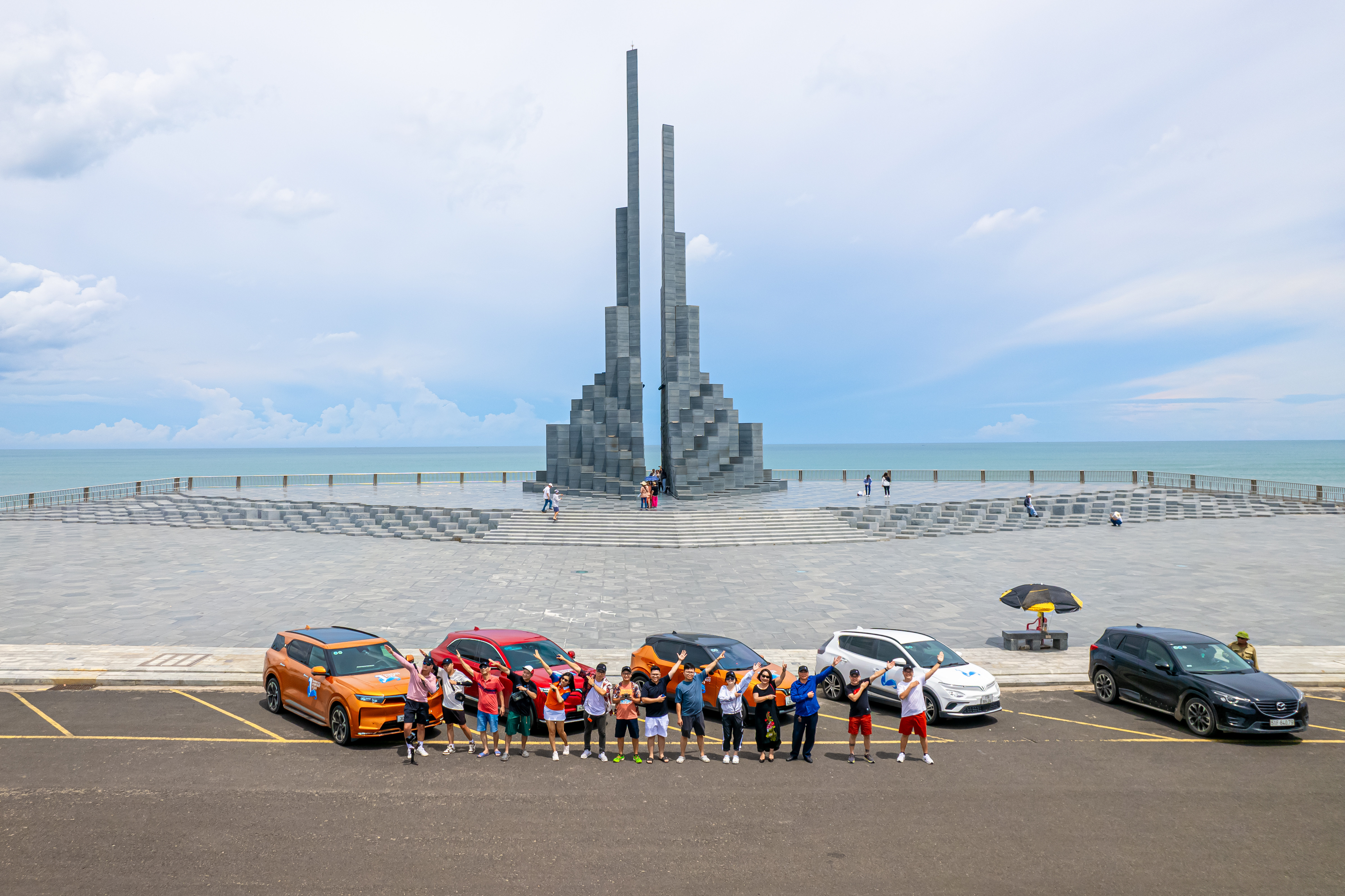 anh 13 xe dien vinfast xuyen viet.jpg