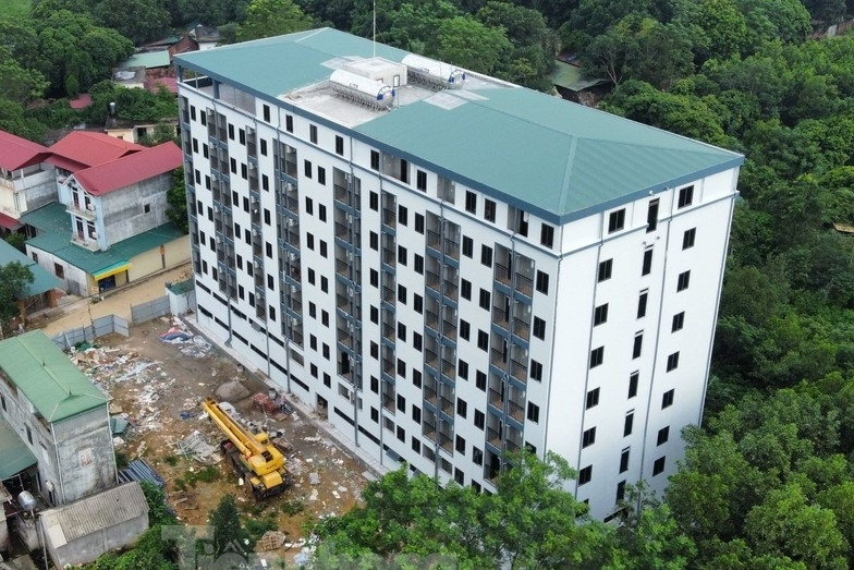 Chung cư mini vượt 6 tầng ở Hà Nội xây trên đất nông nghiệp