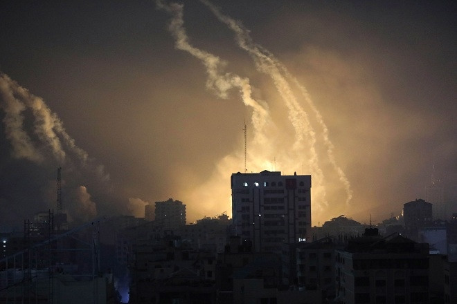 Hamas sẵn sàng phản công tổng lực, Israel tấn công 150 mục tiêu dưới lòng đất