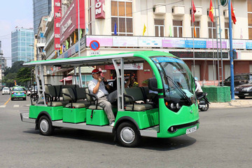 More city tour routes proposed for electric golf carts in HCMC