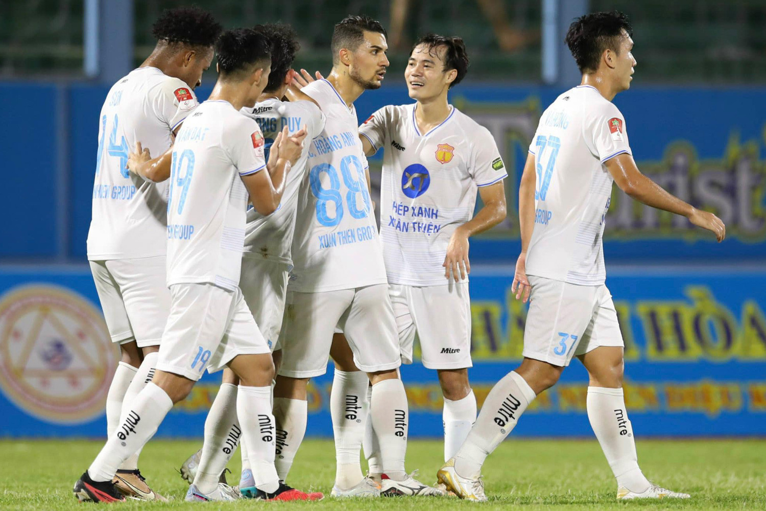 nam dinh khanh hoa.jpg