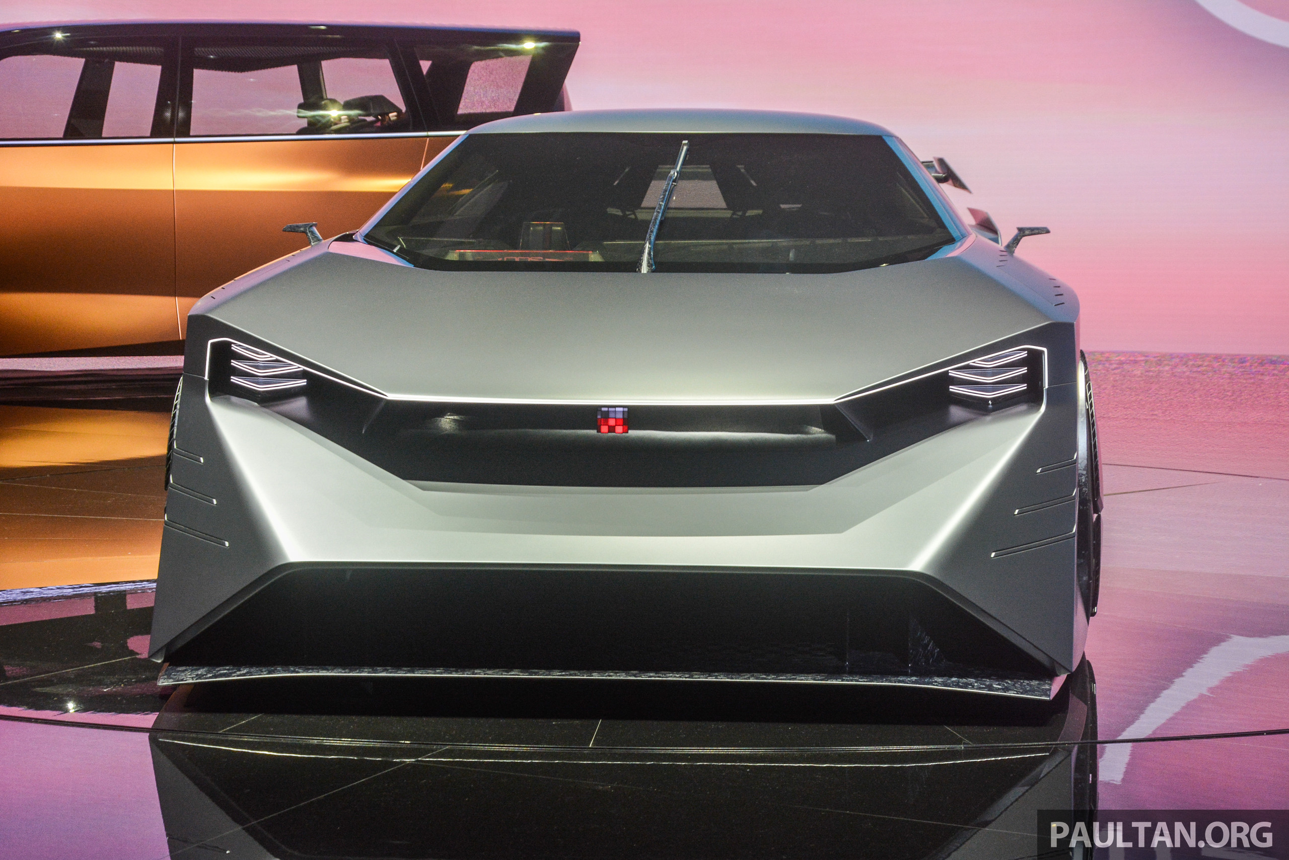 Mãn nhãn với mẫu xe của tương lai siêu nhẹ và hiện đại Nissan Hyper Force
