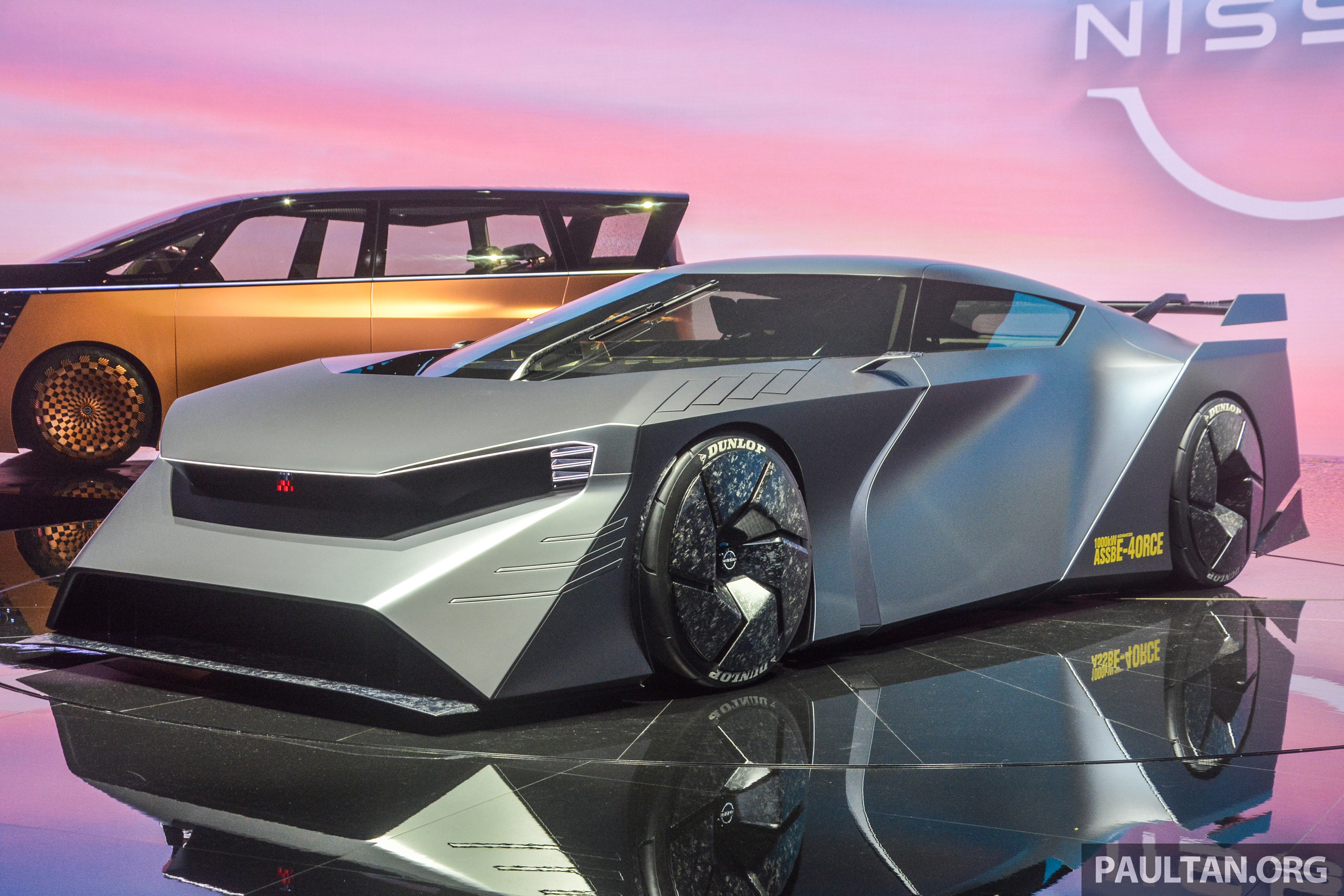 Mãn nhãn với mẫu xe của tương lai siêu nhẹ và hiện đại Nissan Hyper Force