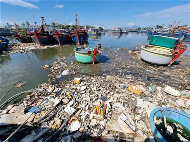 Overflowing waste threatens coastal environment in south-central province