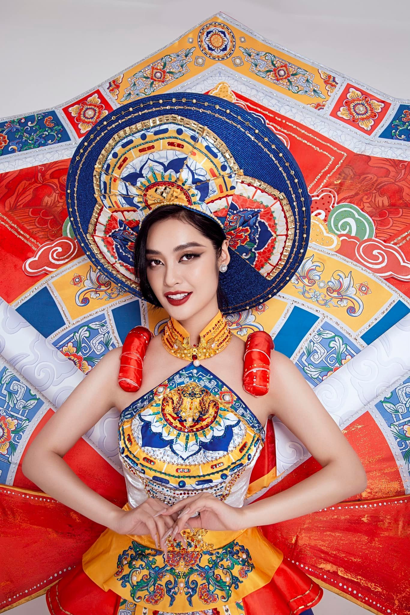 Nông Thúy Hằng âm thầm đi thi, giành Á hậu 2 Hoa hậu Hữu nghị Quốc tế