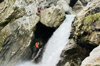 Bản tin cuối ngày 29/10: Đu dây cứu du khách nước ngoài mắc kẹt ở thác nước
