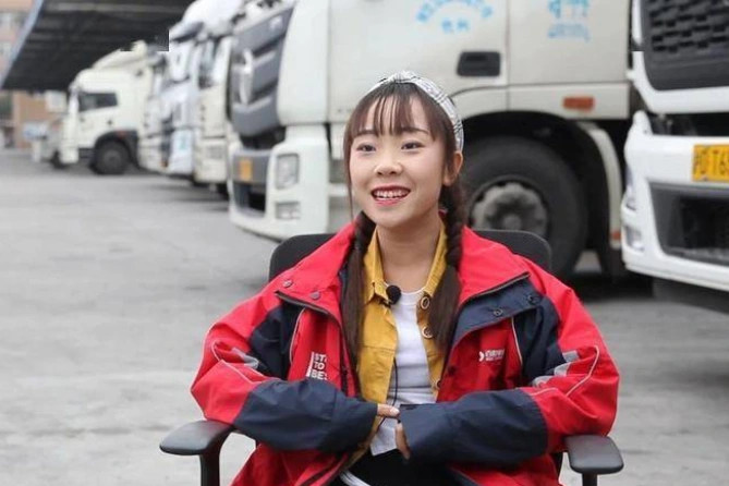 Cô gái cưỡi hung thần 9 giờ mỗi đêm, buồng lái toàn thuốc giảm đau - 2