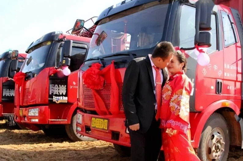 Cô gái cưỡi hung thần 9 giờ mỗi đêm, buồng lái toàn thuốc giảm đau - 3