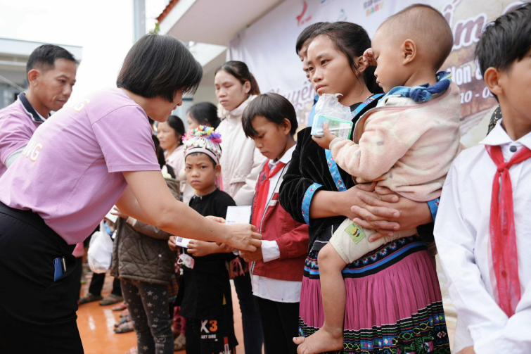 dan toc thieu so.png