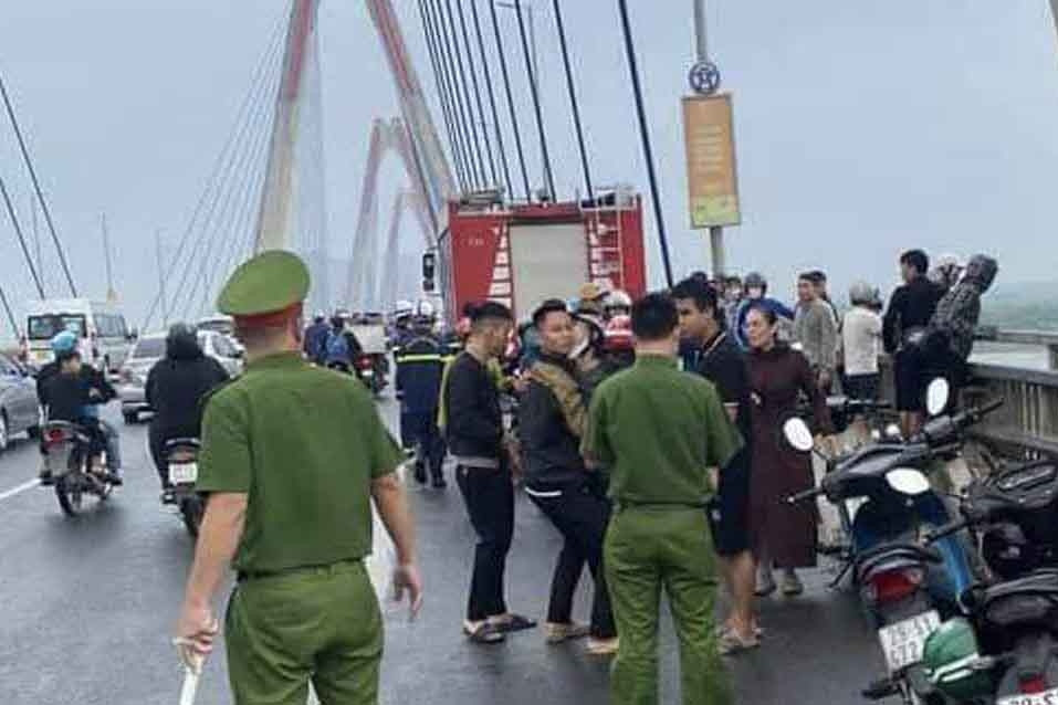 Kịp thời cứu sống người nhảy cầu Nhật Tân
