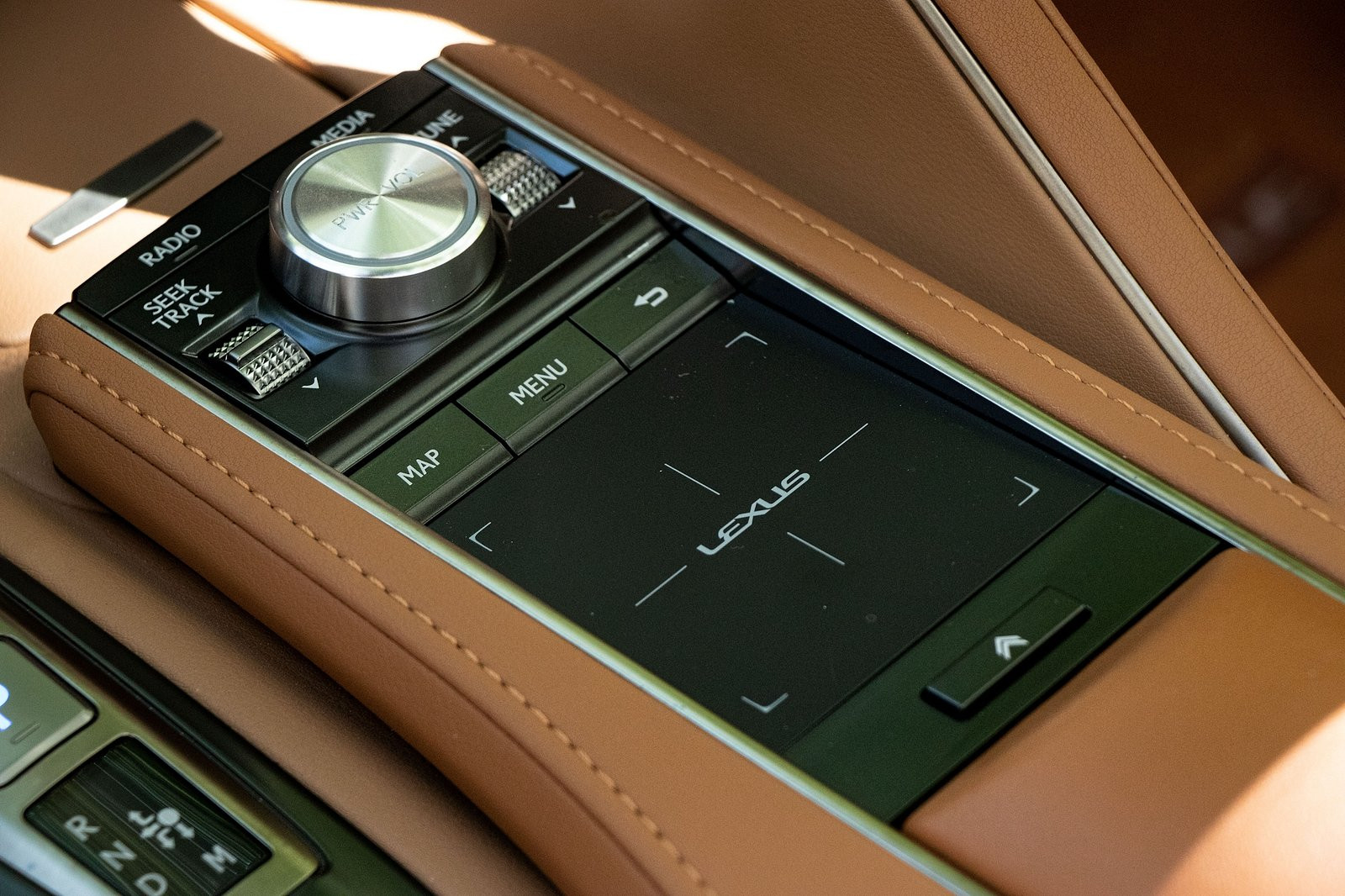 10 hãng xe có hệ thống âm thanh tốt nhất: Rolls-Royce, Porsche đều không có mặt