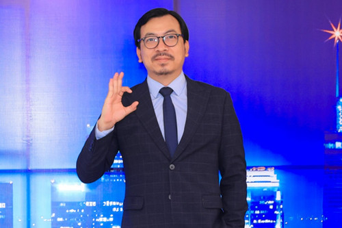 'Giáo sư Xoay' Đinh Tiến Dũng tiết lộ được 'hưởng sái' khi làm MC gameshow