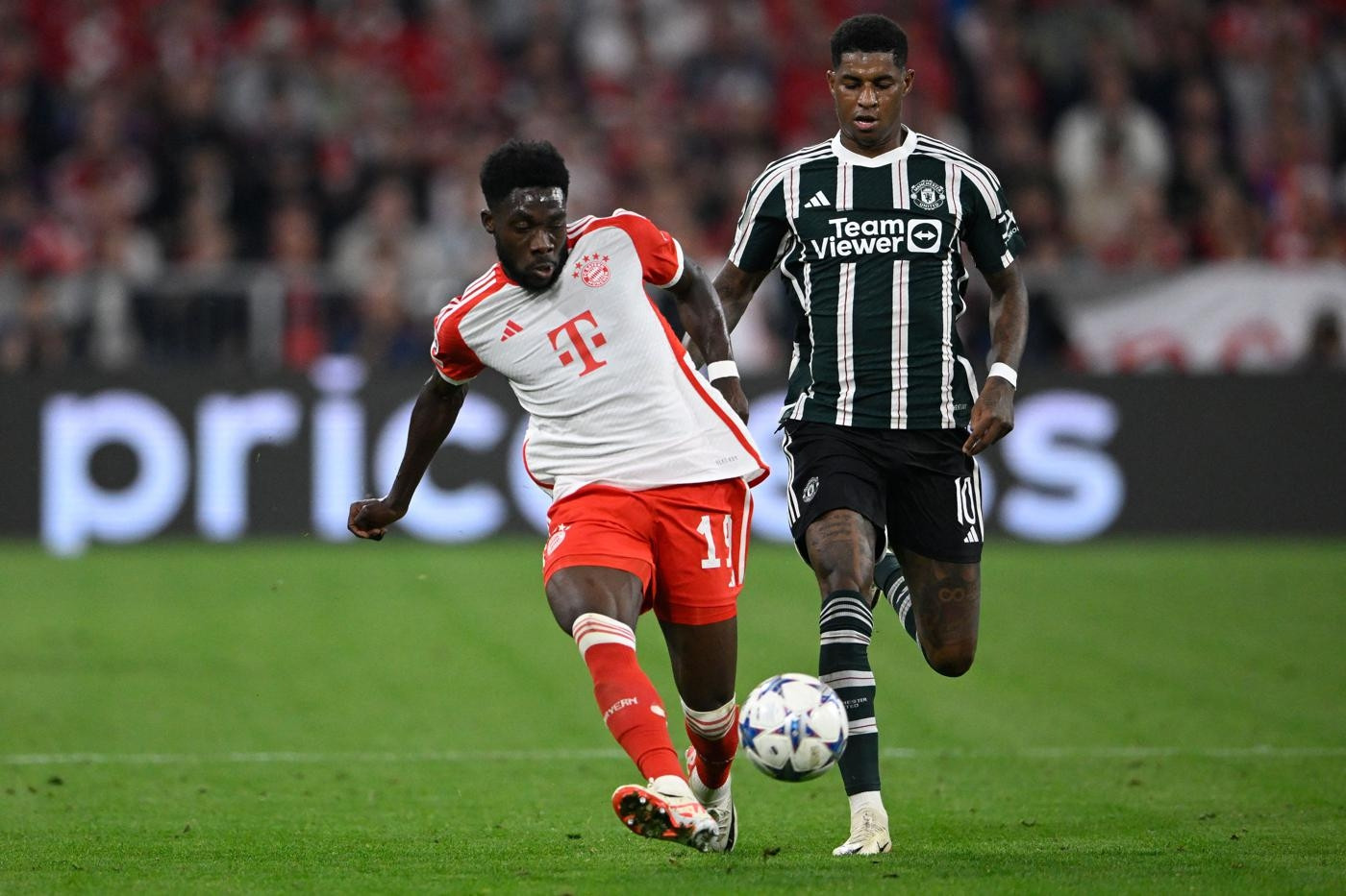 MU chọn Alphonso Davies, Chelsea lấy Maignan