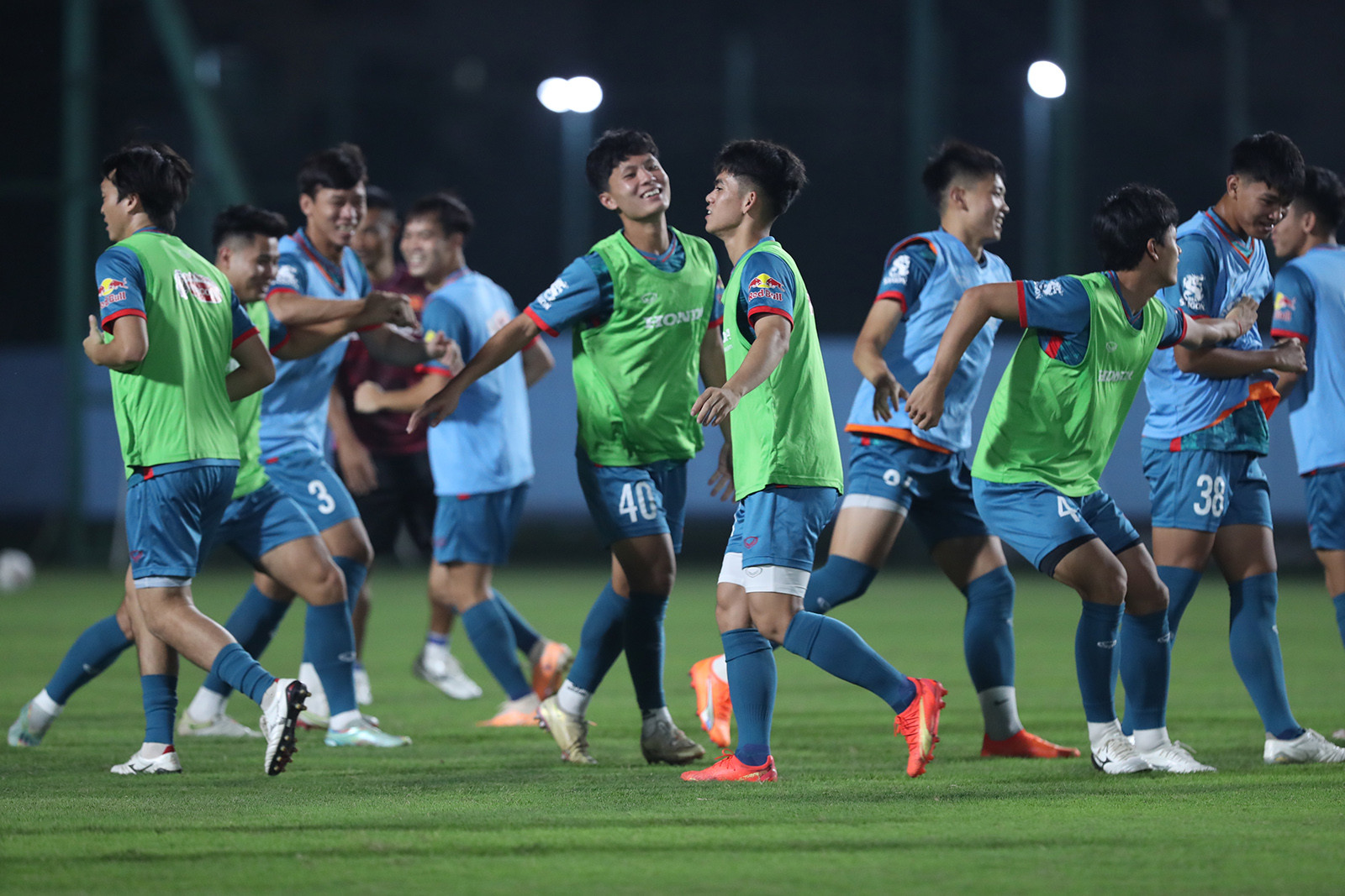 Văn Toàn rời Hàn Quốc, về nước thi đấu cho CLB Nam Định