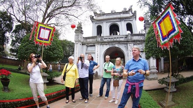 Vietnam expects to welcome 13 million foreign visitors this year hinh anh 1