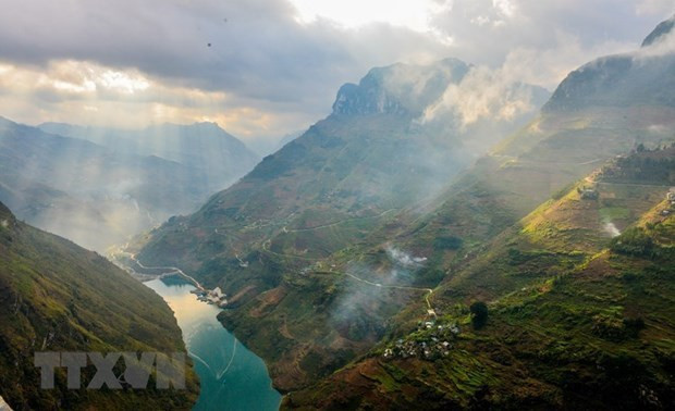 Dong Van Karst Plateau recognised as UNESCO Global Geopark for 3rd time hinh anh 1