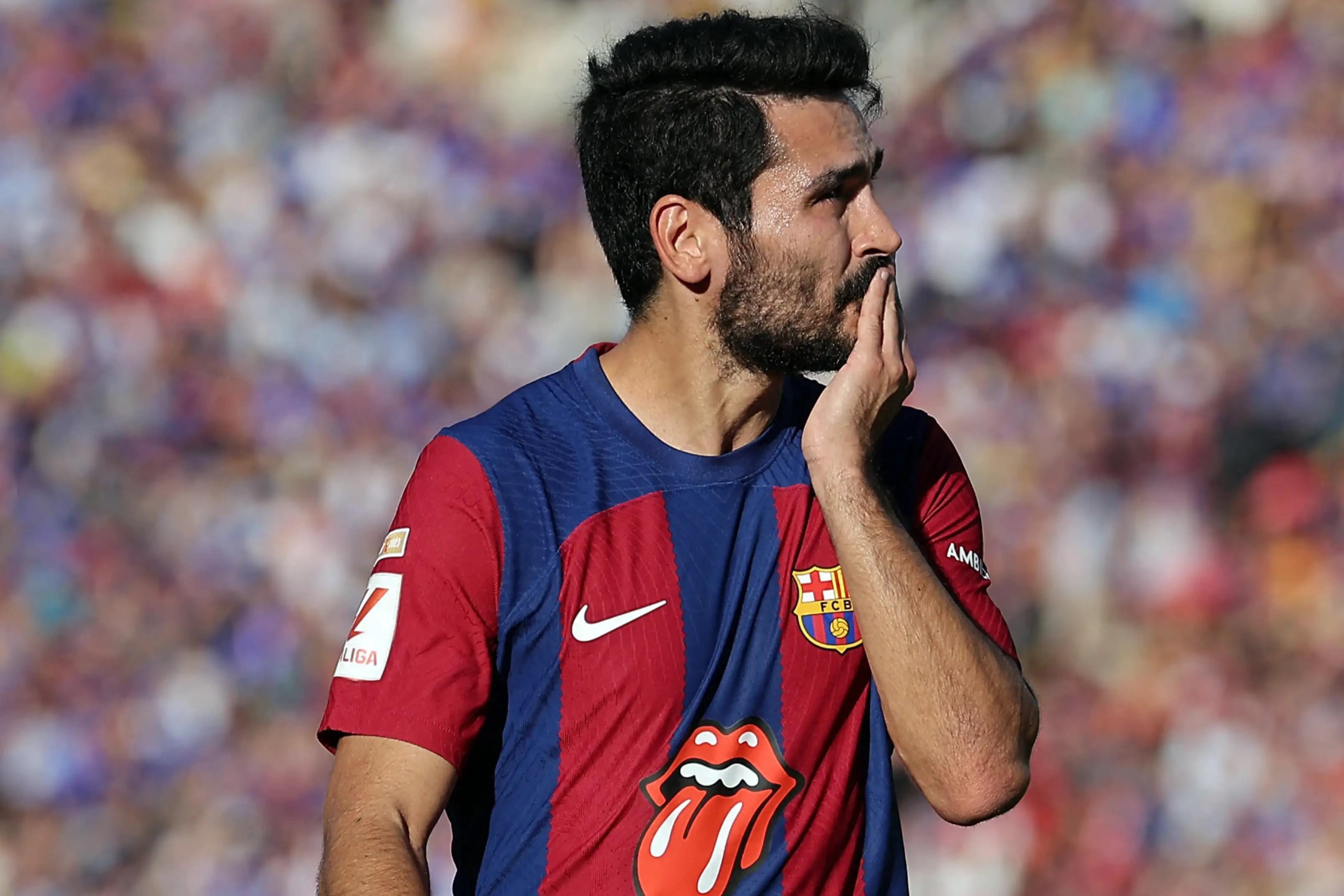 Gundogan sốc với phản ứng của phòng thay đồ Barca thua Real Madrid