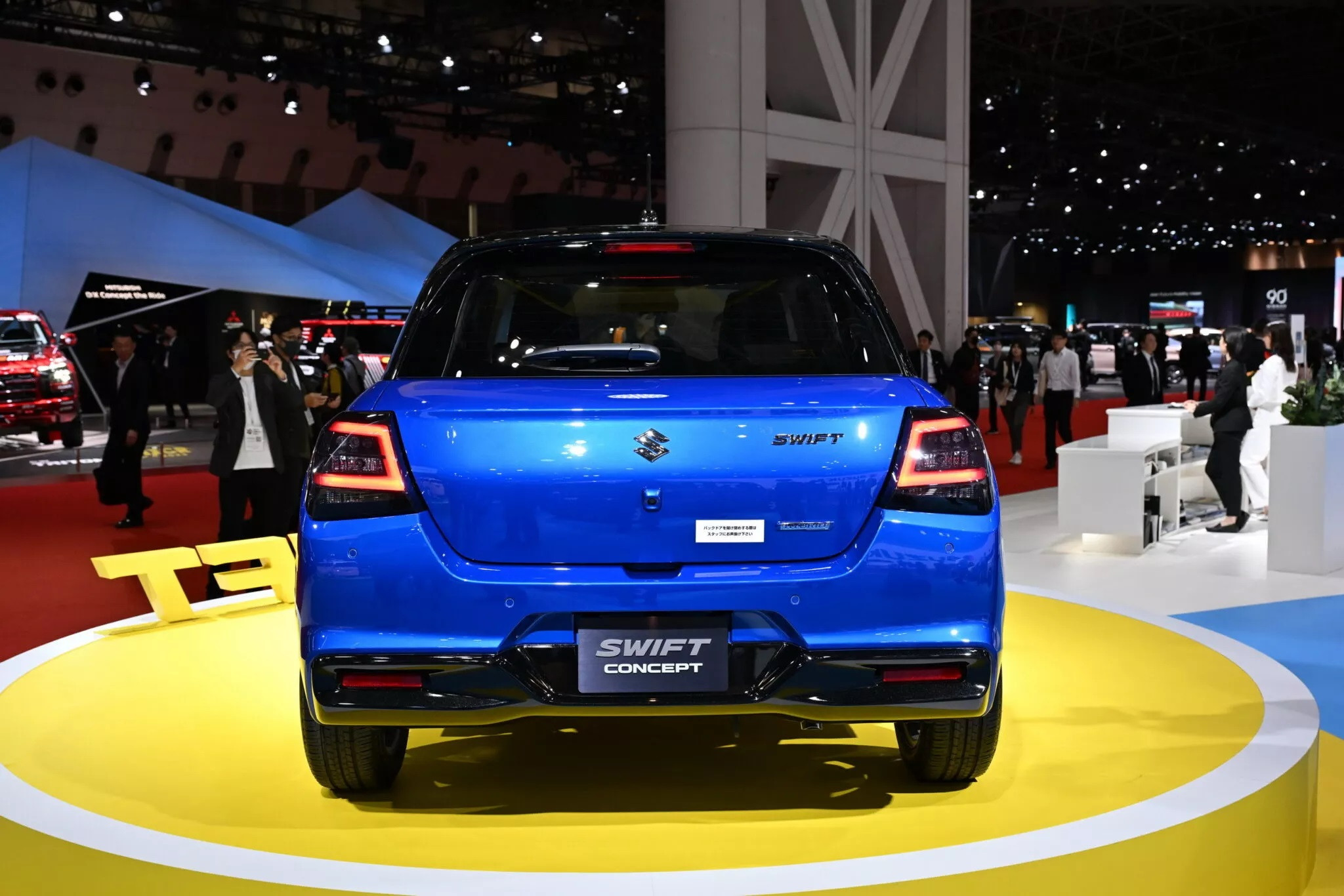 Xem trước Suzuki Swift 2024 tại Nhật: Thiết kế lạ và "đắp' thêm nhiều công nghệ