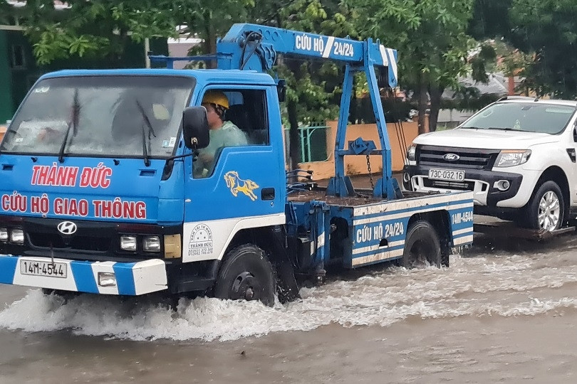 Thành phố Đồng Hới chìm trong biển nước