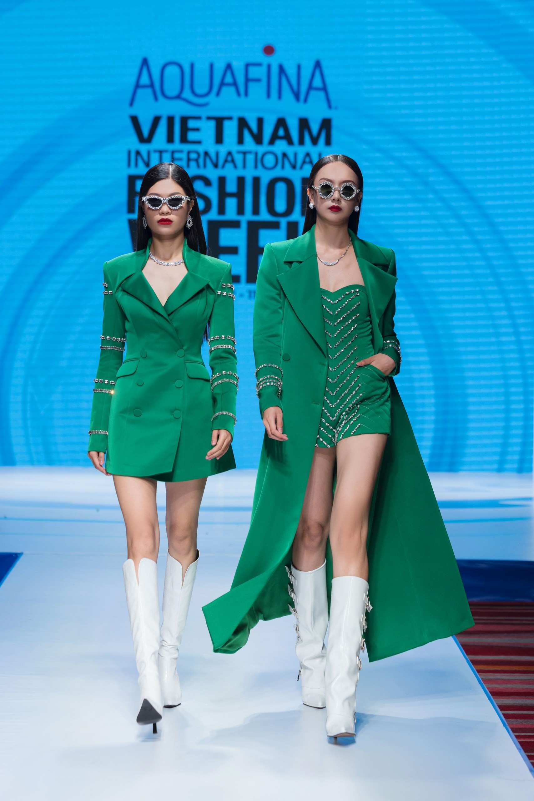 Jang HaNa tiếp tục ‘công phá’ Aquafina Vietnam International Fashion Week