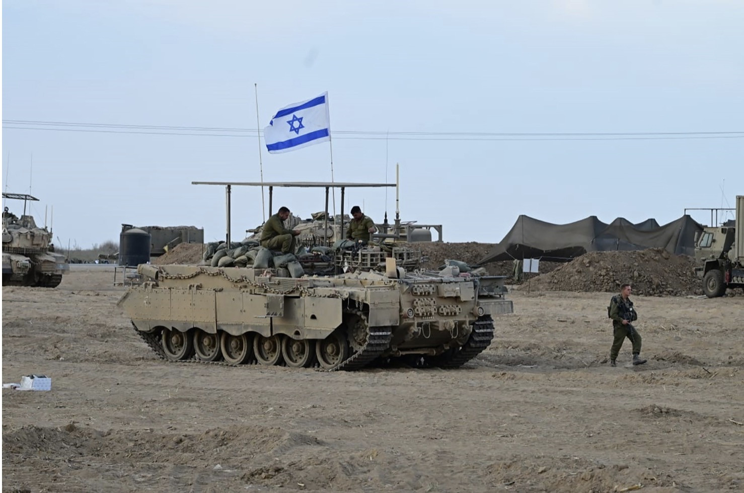 Video bộ binh Israel hành quân ở Gaza, 300 mục tiêu của Hamas bị tấn công
