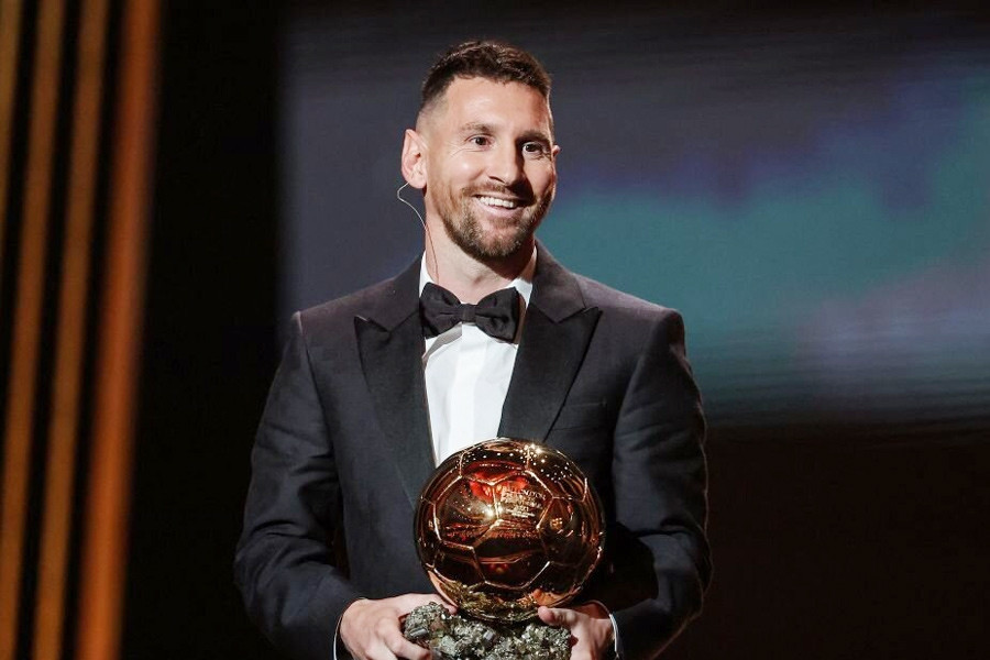 Lionel Messi lần thứ 8 đoạt Quả bóng vàng