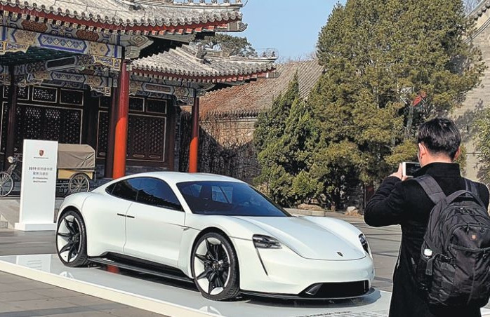Porsche “xem nhẹ” sự trỗi dậy của xe điện Trung Quốc