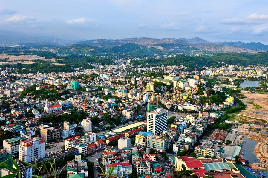 Thành phố nào trực thuộc tỉnh rộng nhất nước ta?