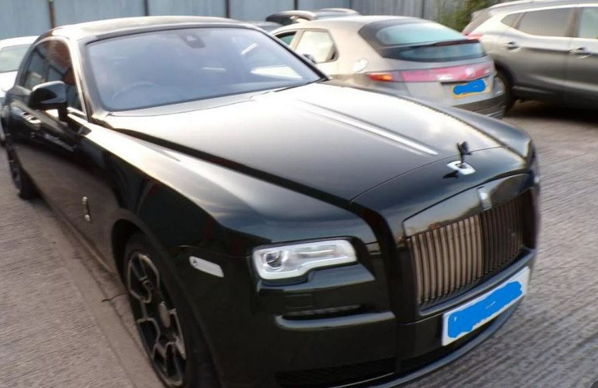 Cảnh sát thanh lý Rolls-Royce Ghost trị giá 156.000 USD với 'giá hời'