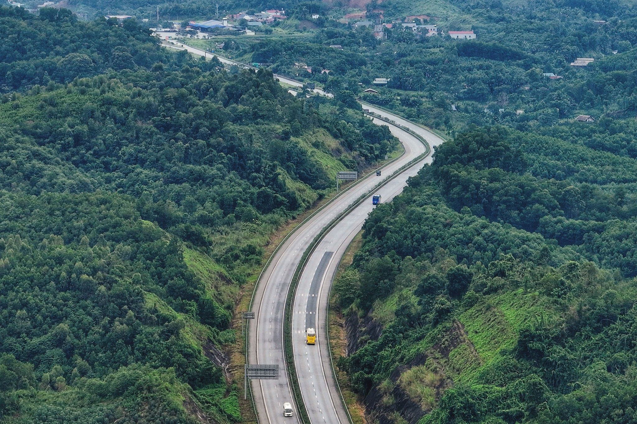 Kiến nghị mở rộng cao tốc Nội Bài - Lào Cai lên 4 làn xe