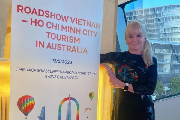 Australian travel consultant hosts a podcast about VN tourism