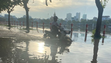 Mekong Delta flooded by heavy rains, orchards and houses submerged