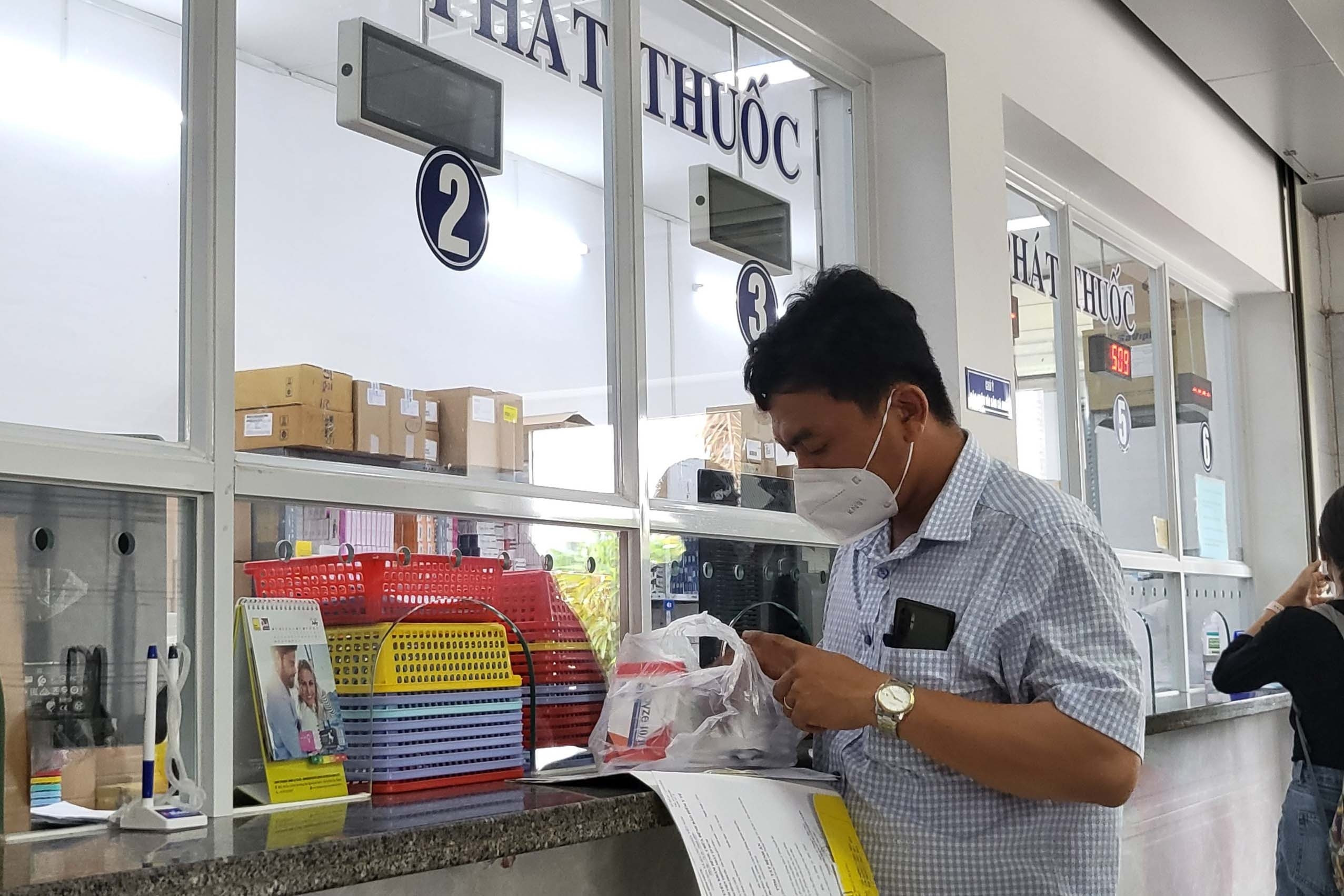 Nghịch lý có tiền nhưng người bệnh không được dùng thuốc tốt