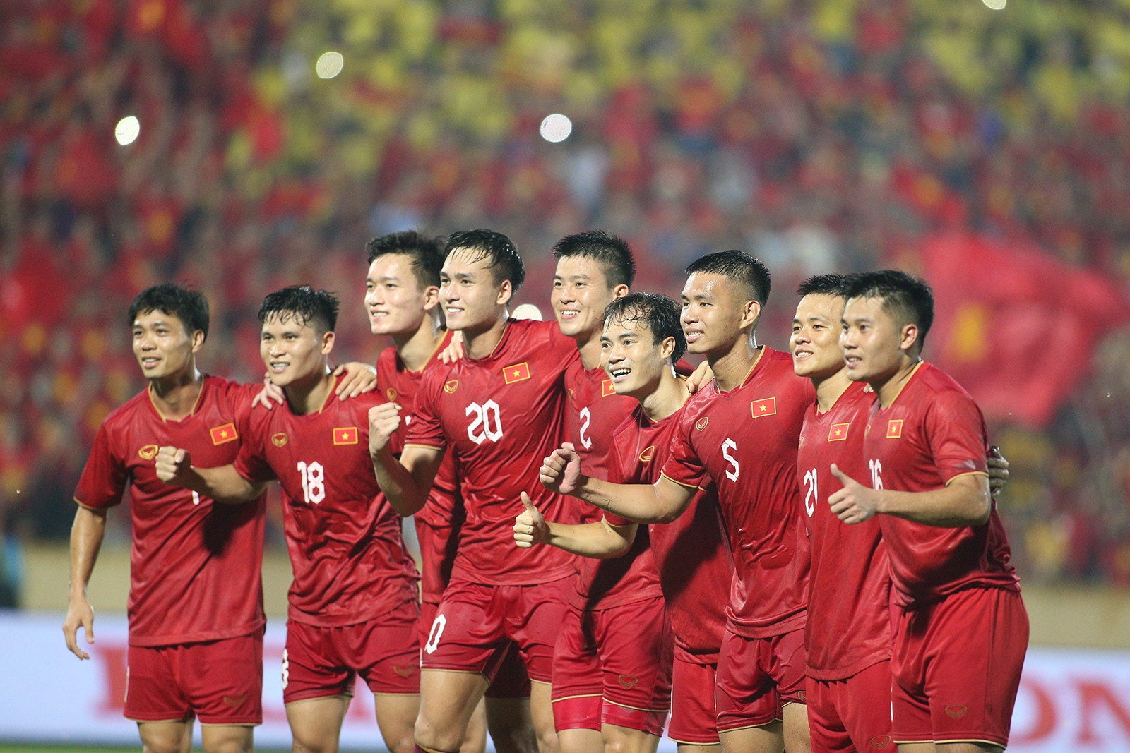 Tuyển Việt Nam: Từ Hà Nội FC ở Cúp C1 châu Á, ngẫm vé World Cup