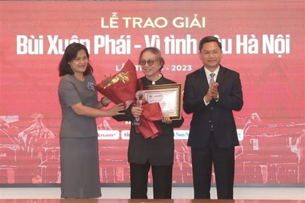 Bui Xuan Phai Awards honours filmmaker Dang Nhat Minh hinh anh 1