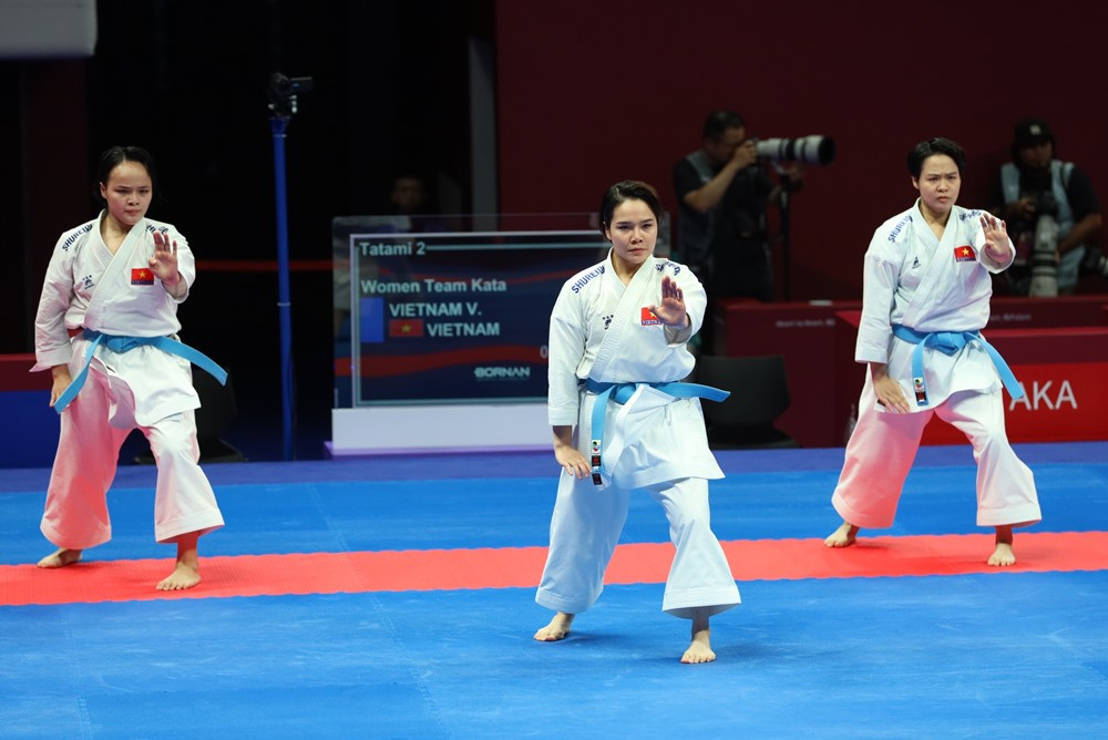 kata dong doi nu.jpg