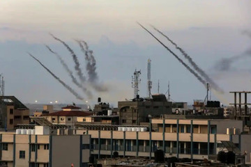 Israel tuyên bố tình trạng chiến tranh sau cuộc tấn công bất ngờ của Hamas