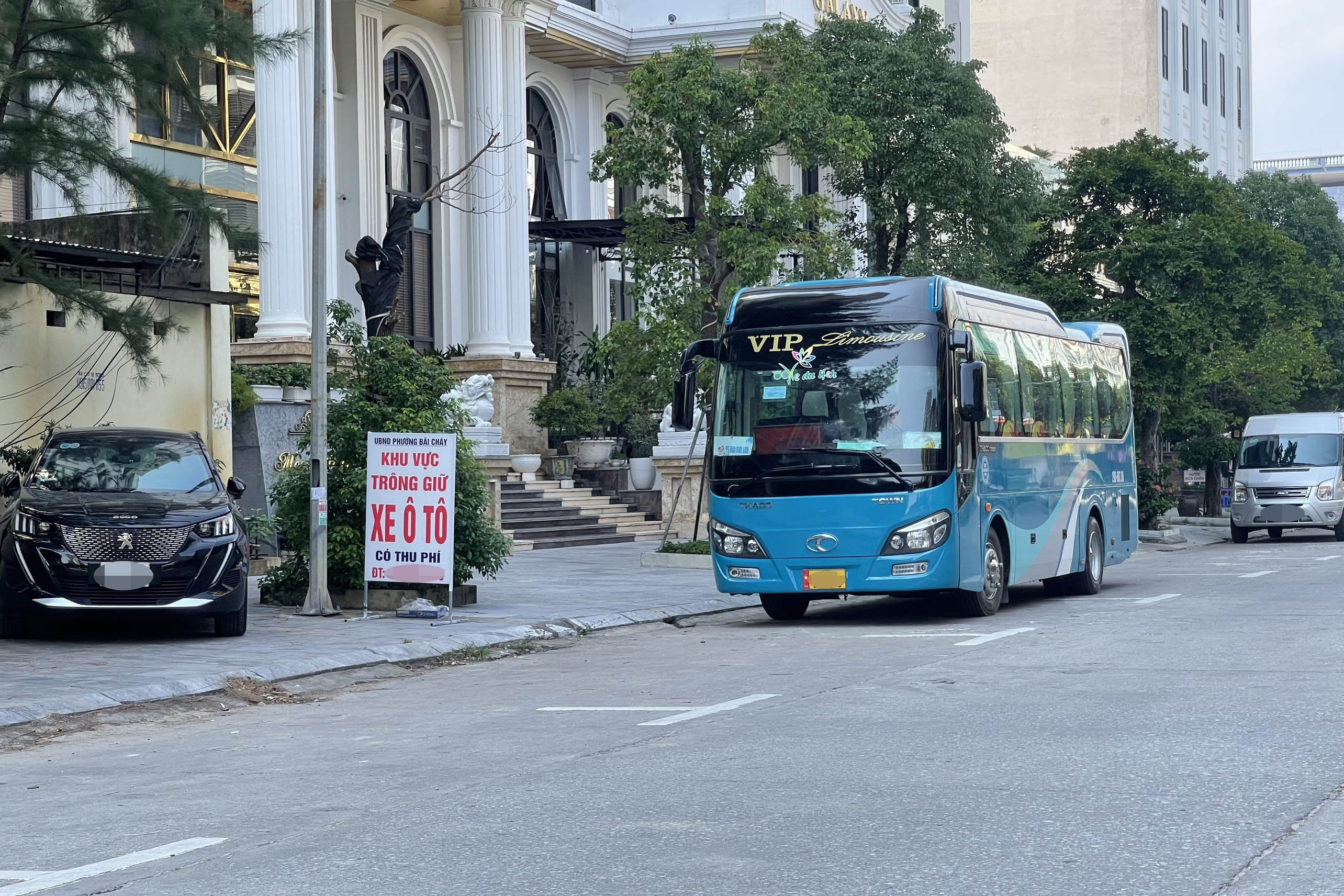 Phạt 30 triệu đồng cơ sở trông giữ xe 'phá giá' ở TP Hạ Long