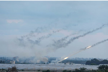 Rocket từ Gaza lao tới tấp về phía Israel