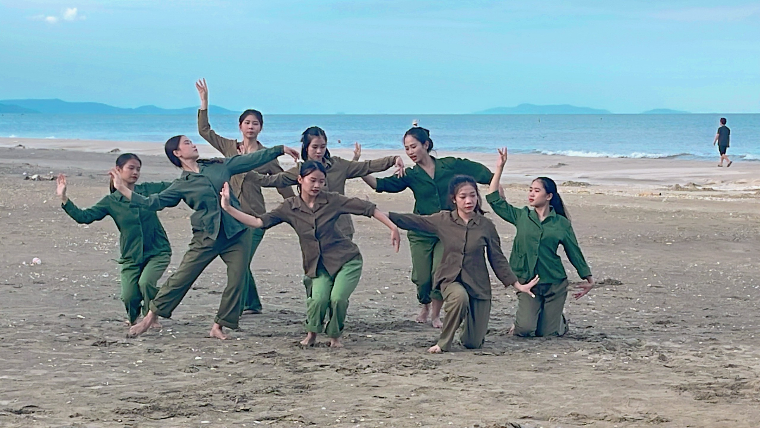 z4687047725998 6c24a0b0970898e3b36238db4302a6e2.jpg