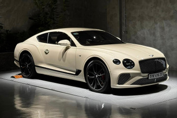 Cường Đô la bất ngờ 'khoe' Bentley Continental GT giá hơn 20 tỷ đồng
