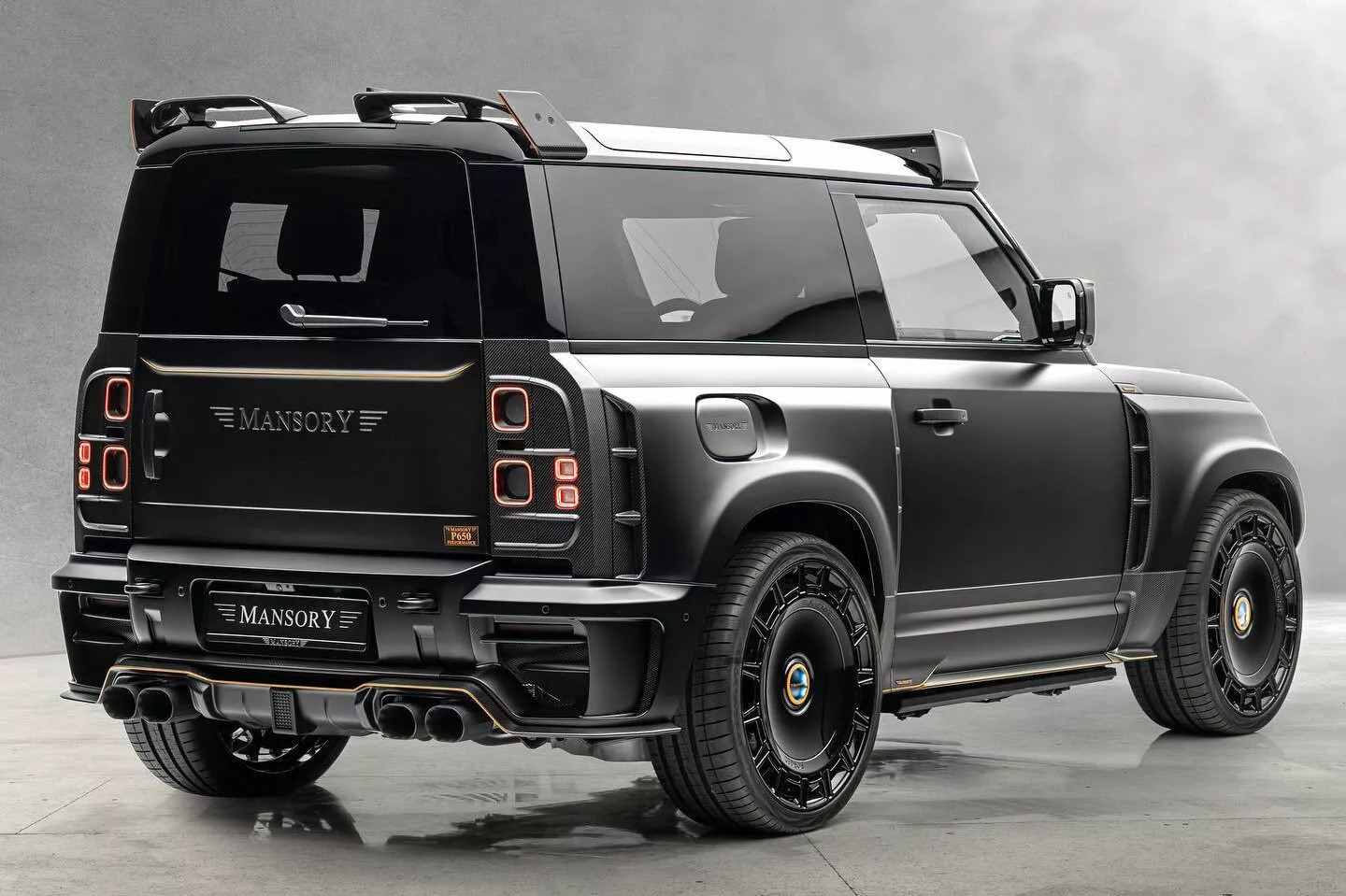 defender mansory 2.jpg